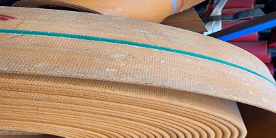 提升機(jī)帶農(nóng)機(jī)橡膠輸送帶傳送帶黃色帆布平膠帶輸送帶-廠家直銷